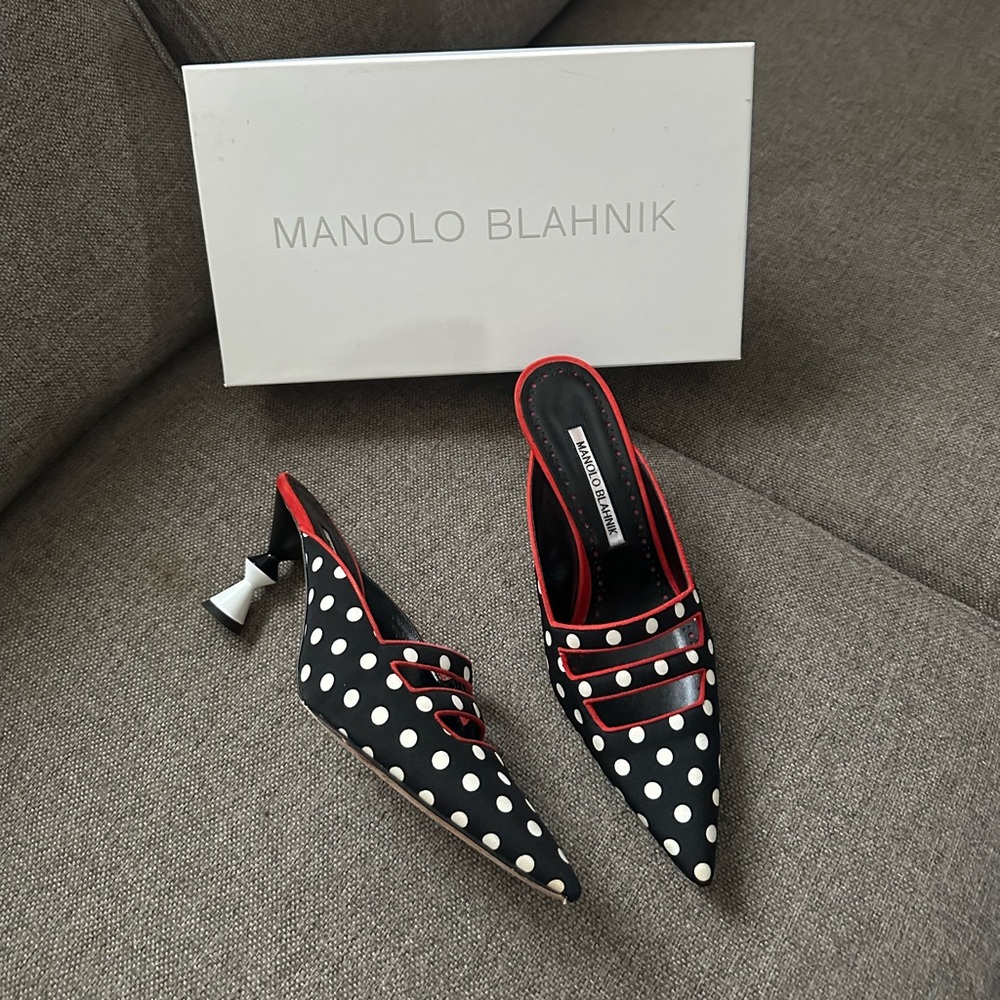 Manolo blahnik polka dot mule heels